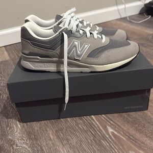 997H gray new balance shoes with box size 10
